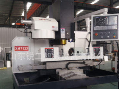 XK7132數控銑床經濟實惠中心出水主軸數控鉆銑床廠家直銷