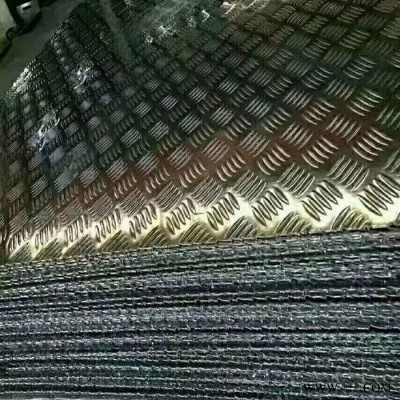 濟(jì)南超維是5083鋁板廠家 花紋鋁板廠家 濟(jì)南鋁板廠家 鋁板價(jià)格優(yōu)惠  貨源充足