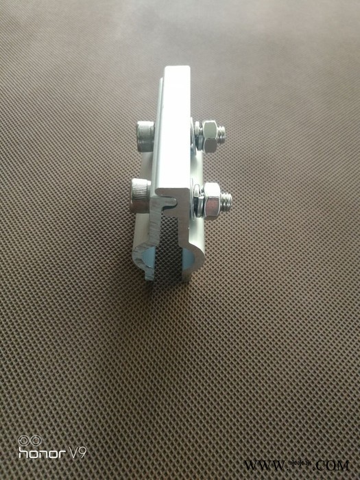 鋁鎂錳瓦楞板抗風夾具