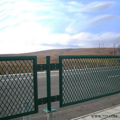 朋英 踏板鋁板網 噴塑小區鋼板護欄網 公路框架護欄網 ** 山東