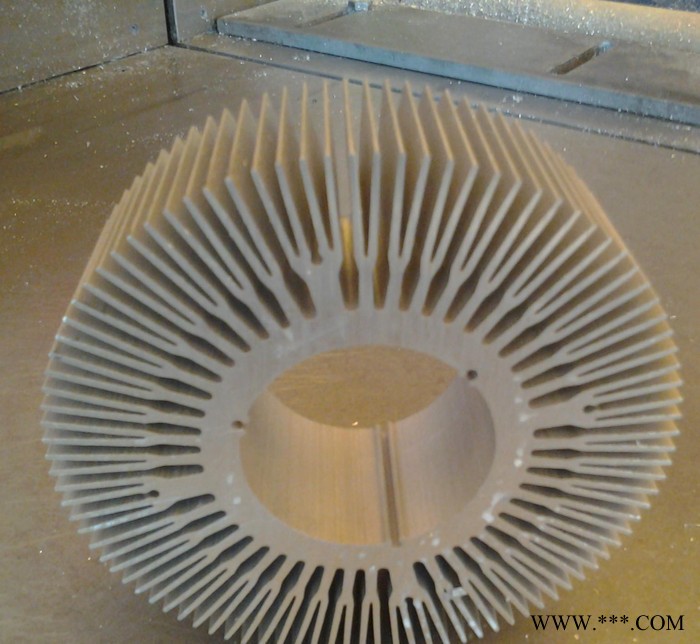 185號(hào)   太陽(yáng)花散熱器  鋁型材