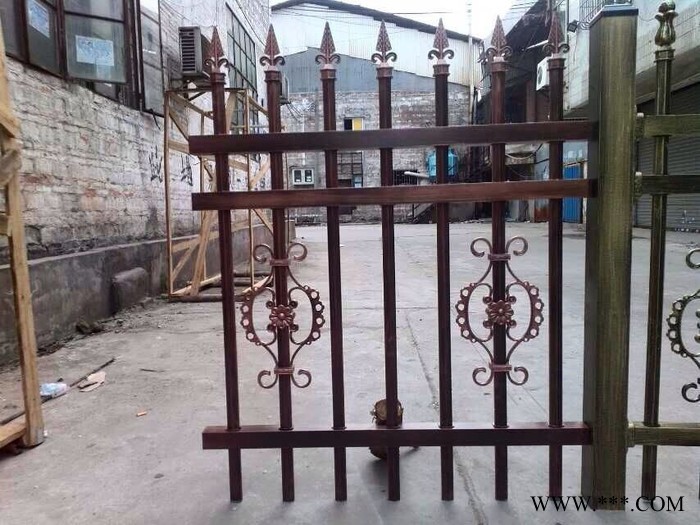 云南華鴻冠研發制作定做圍墻護欄，別墅圍欄護欄價格、小區護欄代理，電泳鋁合金
